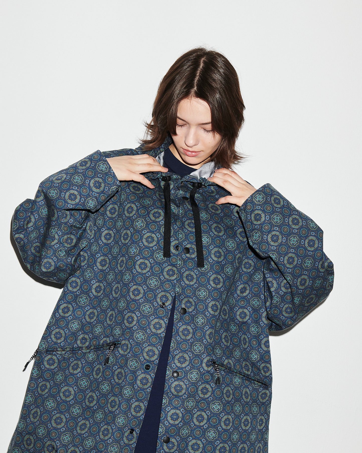 JUGEM PATTERNED TECH HOODIE COAT