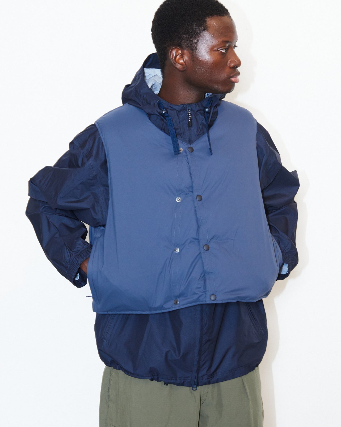 SHORT CARD DOWN VEST